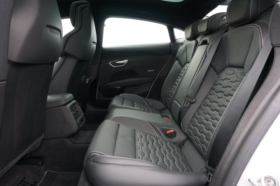 Audi e-tron GT quattro 4d