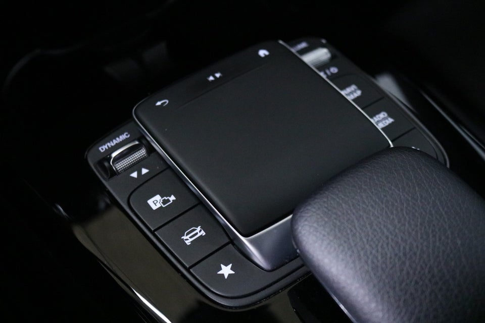 Mercedes A200 1,3 AMG Line aut. 5d