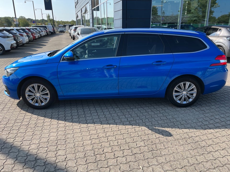 Peugeot 308 1,5 BlueHDi 130 Special Pack 5d