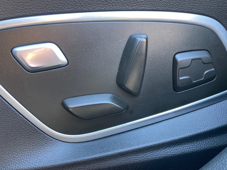 Renault Scenic E-Tech 87 Iconic 5d