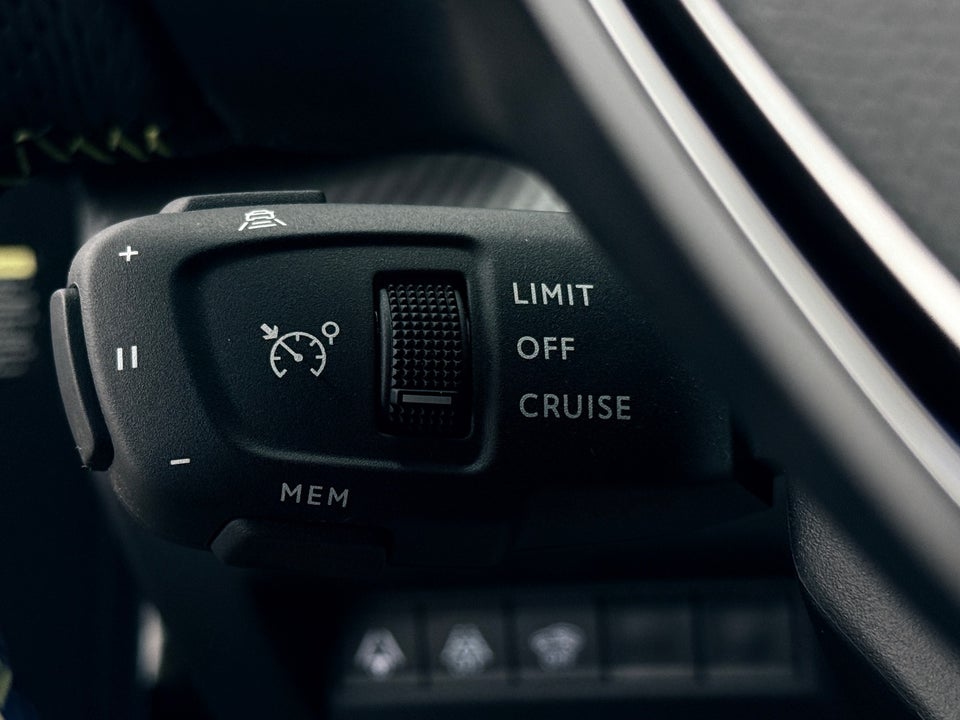 Peugeot e-2008 50 GT 5d