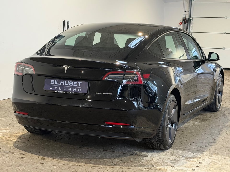 Tesla Model 3 Long Range AWD 4d