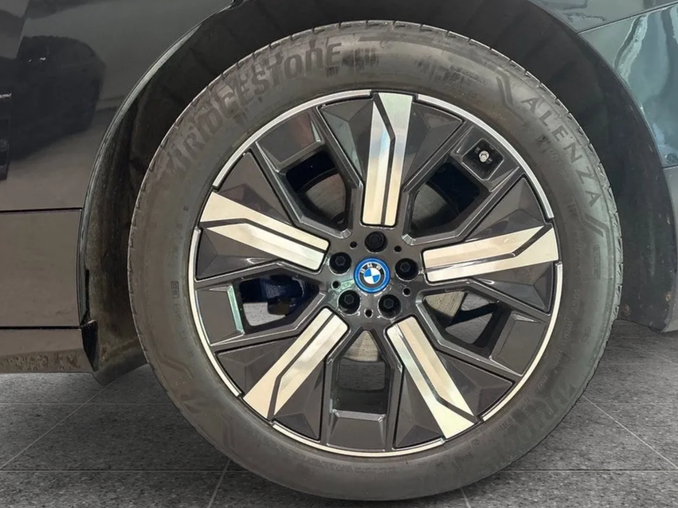BMW iX xDrive40 Sport 5d