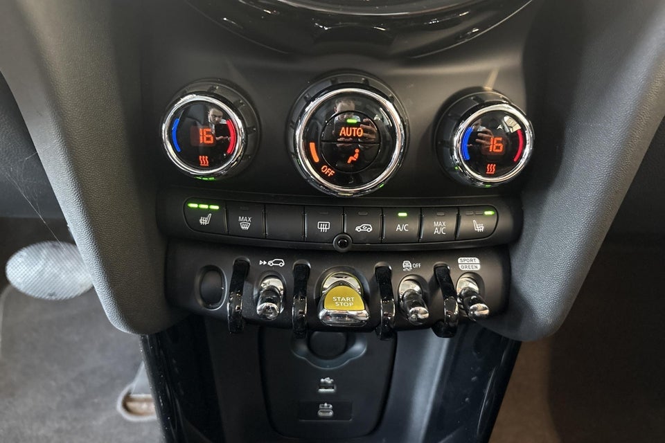 MINI Cooper SE Classic Trim 3d