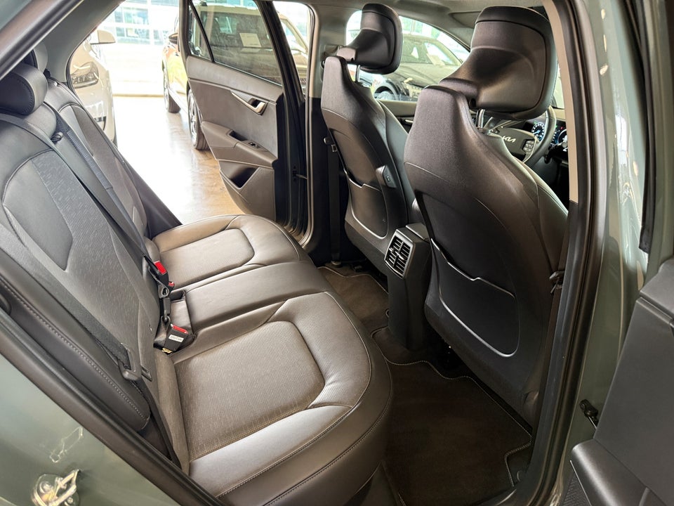 Kia Niro 64 EV Upgrade 5d