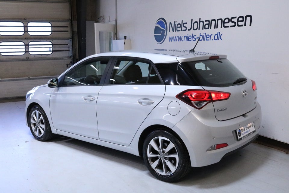 Hyundai i20 1,25 Premium 5d