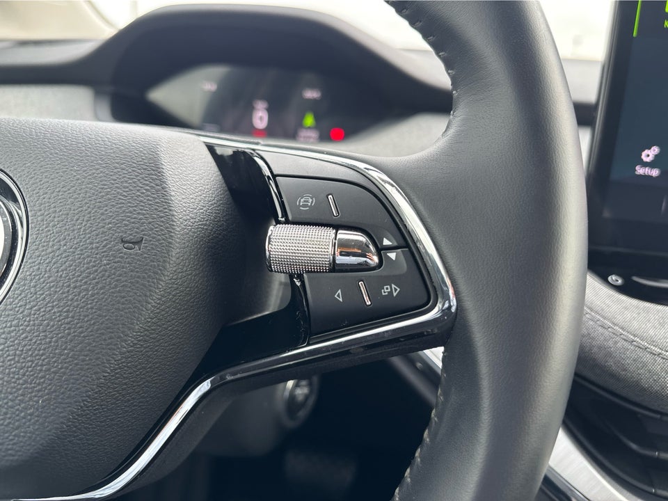 Skoda Enyaq 60 iV Loft 5d