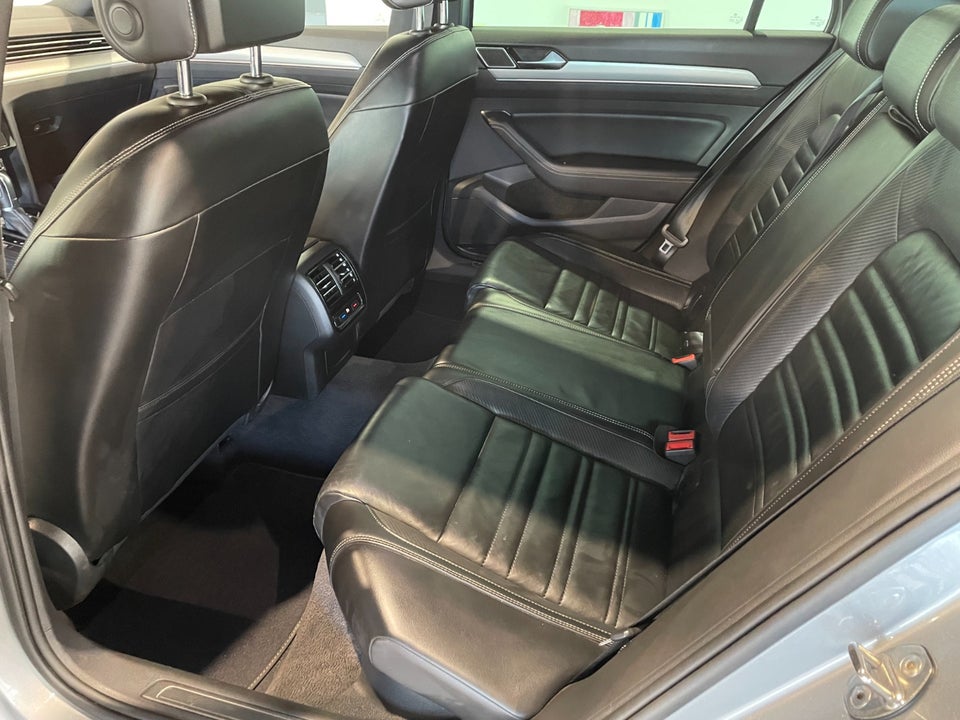 VW Passat 2,0 TDi 150 Highline R-line Variant DSG 5d
