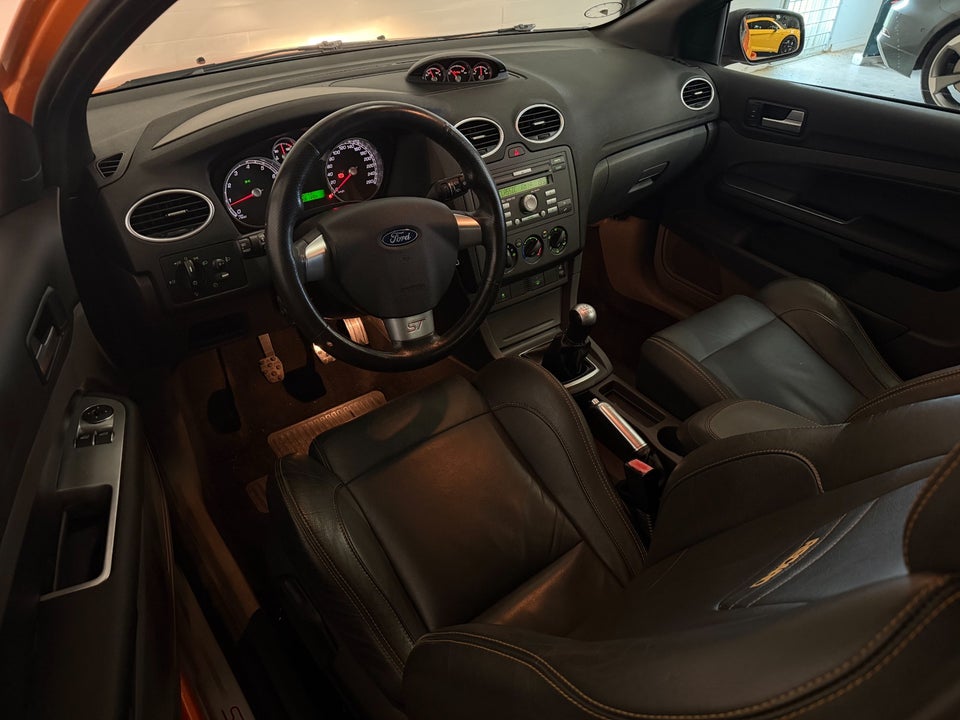 Ford Focus 2,5 ST 3d