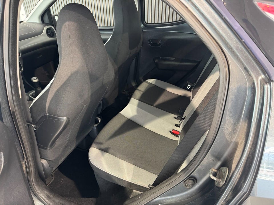 Toyota Aygo 1,0 VVT-i x-press 5d