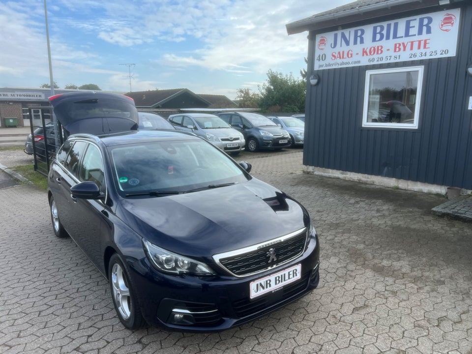 Peugeot 308 1,5 BlueHDi 130 Selection Sky SW 5d