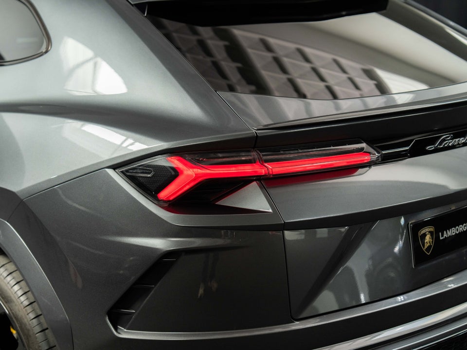 Lamborghini Urus 4,0  5d