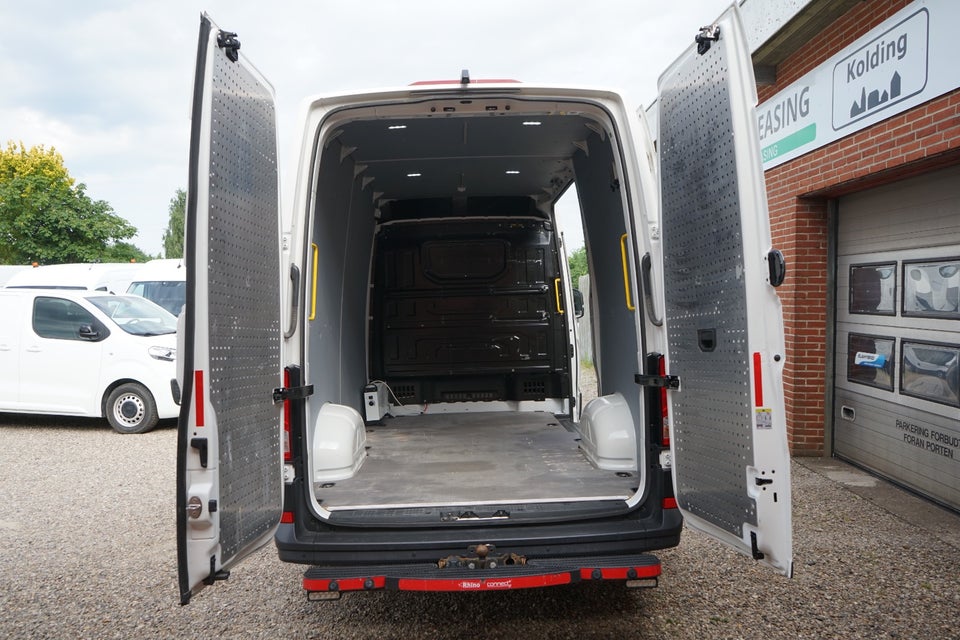 VW Crafter 35 2,0 TDi 177 Kassevogn L3H3