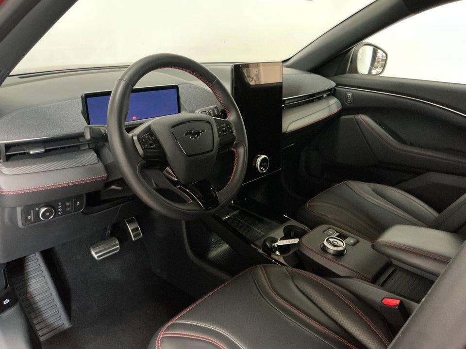 Ford Mustang Mach-E 70 Premium Standard Range AWD 5d