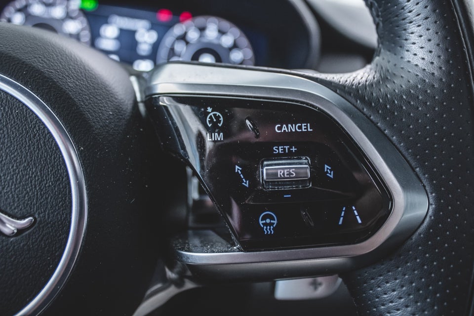 Jaguar E-Pace 1,5 P300e R-Dynamic SE aut. 5d