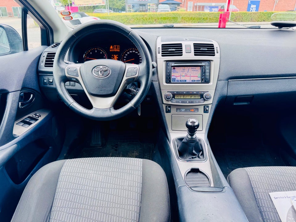 Toyota Avensis 2,0 D-4D T1 stc. 5d