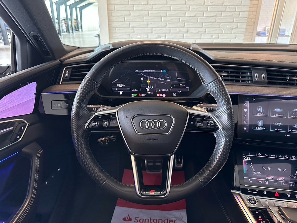 Audi Q8 e-tron 55 S-line quattro 5d