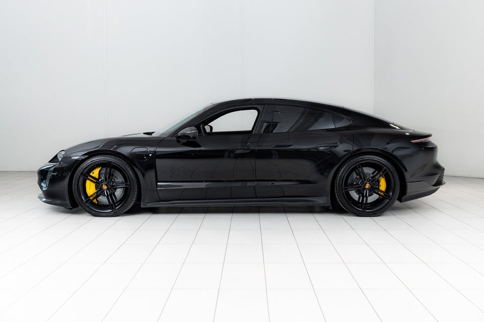 Porsche Taycan Turbo S 4d