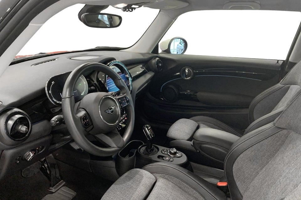 MINI Cooper SE Essential 3d