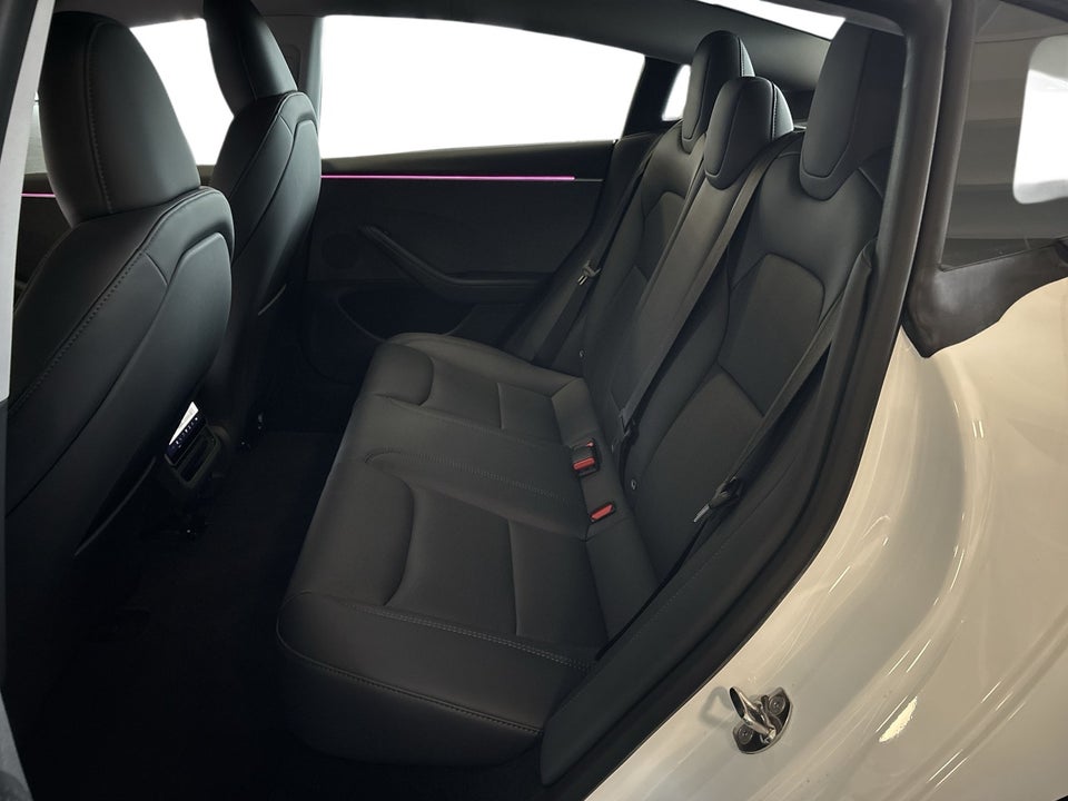 Tesla Model 3 RWD 4d