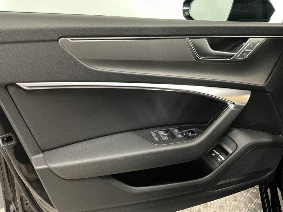 Audi A6 50 TFSi e Sport quattro S-tr. 4d