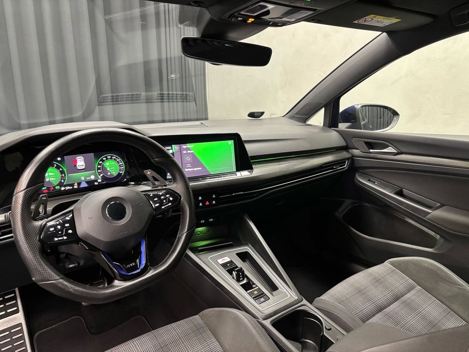 VW Golf VIII 1,4 GTE DSG 5d