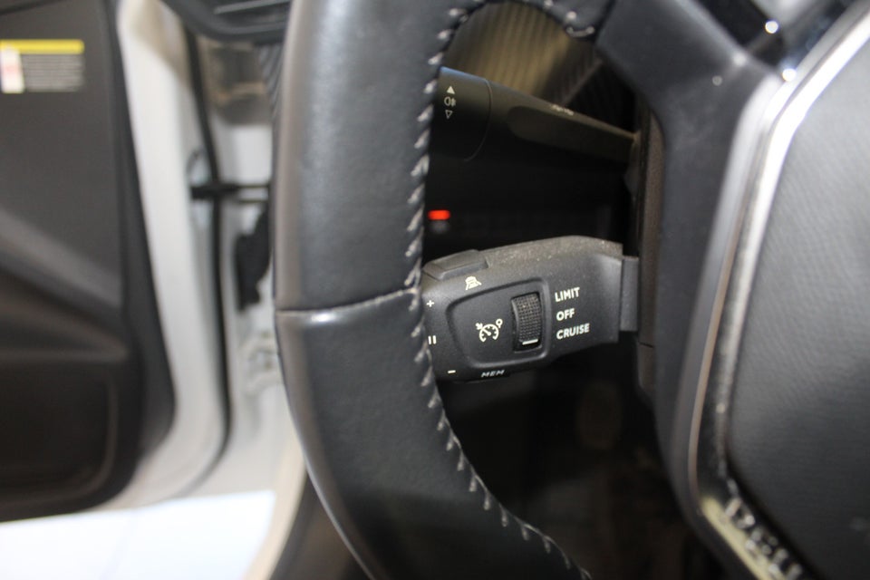 Peugeot 208 1,2 PureTech 100 Platin Sport 5d