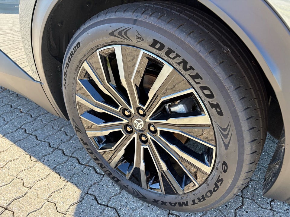 Toyota C-HR+ 77 Executive AWD 5d