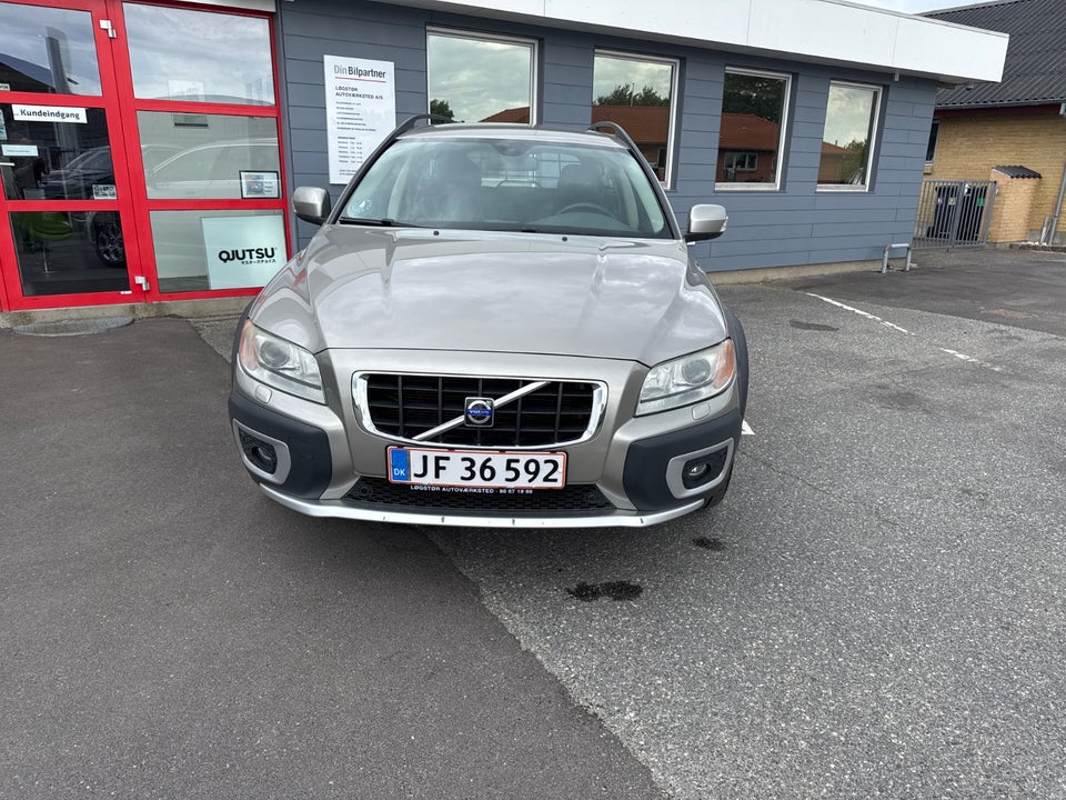 Volvo XC70 2,4 D5 185 Summum aut. AWD 5d