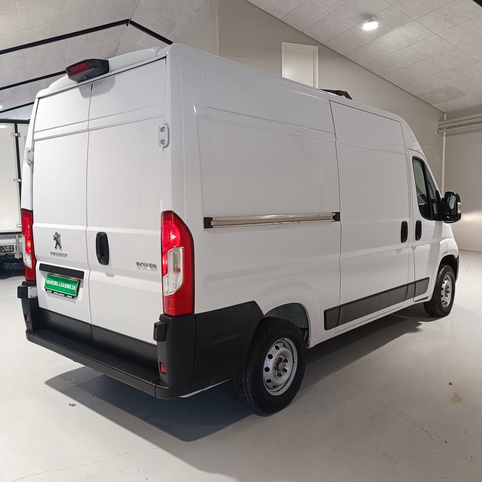 Peugeot Boxer 333 2,2 BlueHDi 140 L2H2 Premium