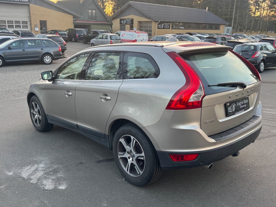 Volvo XC60 2,4 D5 205 Momentum aut. AWD 5d