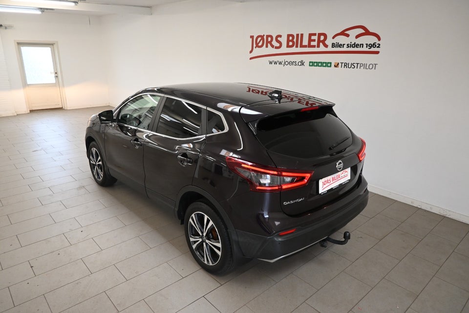 Nissan Qashqai 1,3 Dig-T 140 N-Connecta 5d