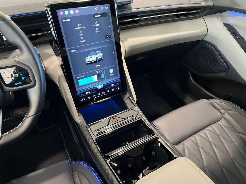 Ford Explorer 82 Premium Extended Range 5d