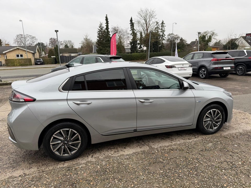 Hyundai Ioniq 40 EV Premium 5d