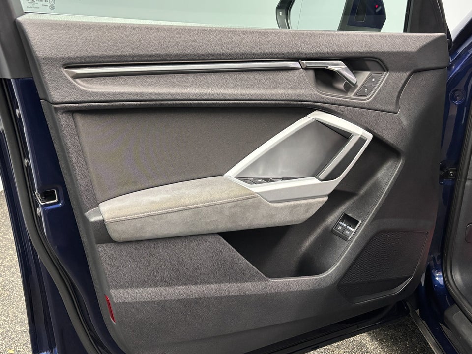 Audi Q3 45 TFSi e Attitude plus S-tr. 5d