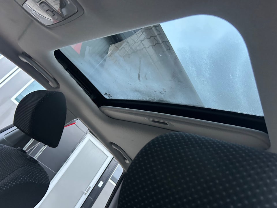 Hyundai i30 1,4 CVVT 109 Classic Sun 5d