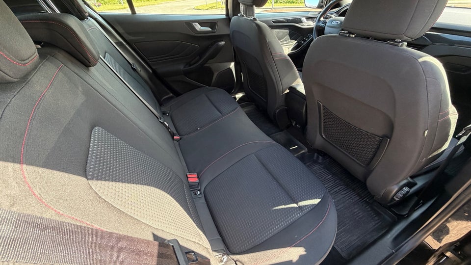 Ford Focus 1,0 EcoBoost ST-Line 5d