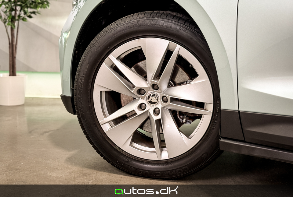 Skoda Enyaq 60 iV Loft 5d