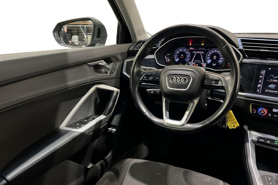 Audi Q3 45 TFSi e Attitude plus S-tr. 5d