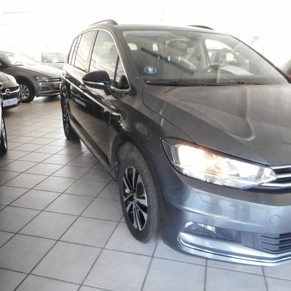 VW Touran 1,6 TDi 115 IQ.Drive DSG 7prs 5d