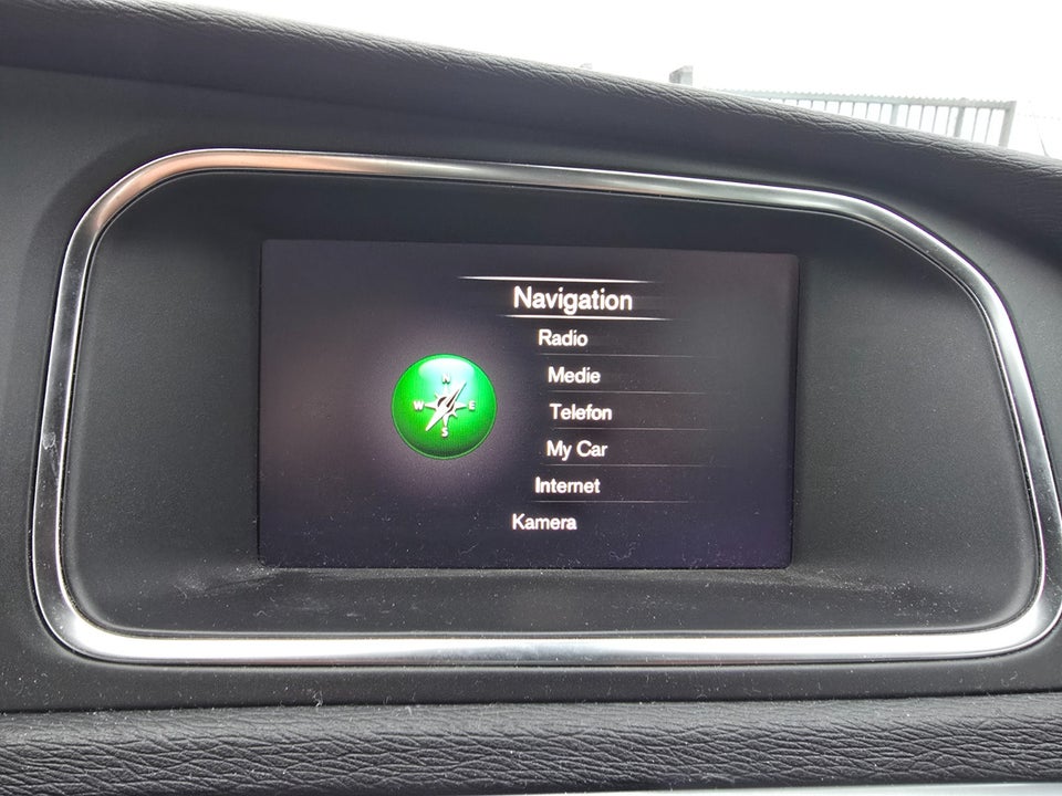 Volvo V40 2,0 D2 120 Momentum 5d