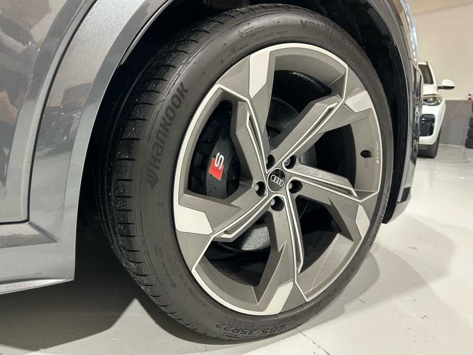 Audi e-tron S quattro 5d