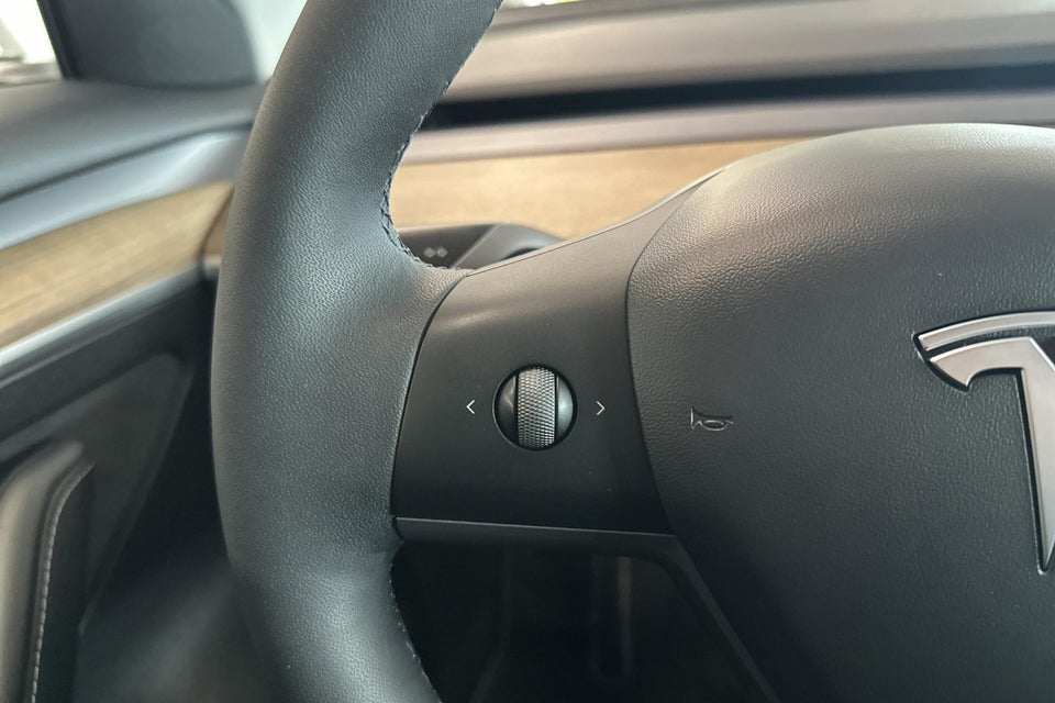 Tesla Model 3 Long Range AWD 4d
