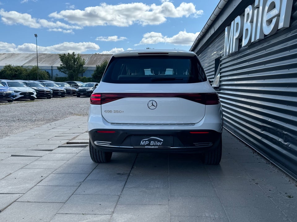 Mercedes EQB250+ Progressive 5d