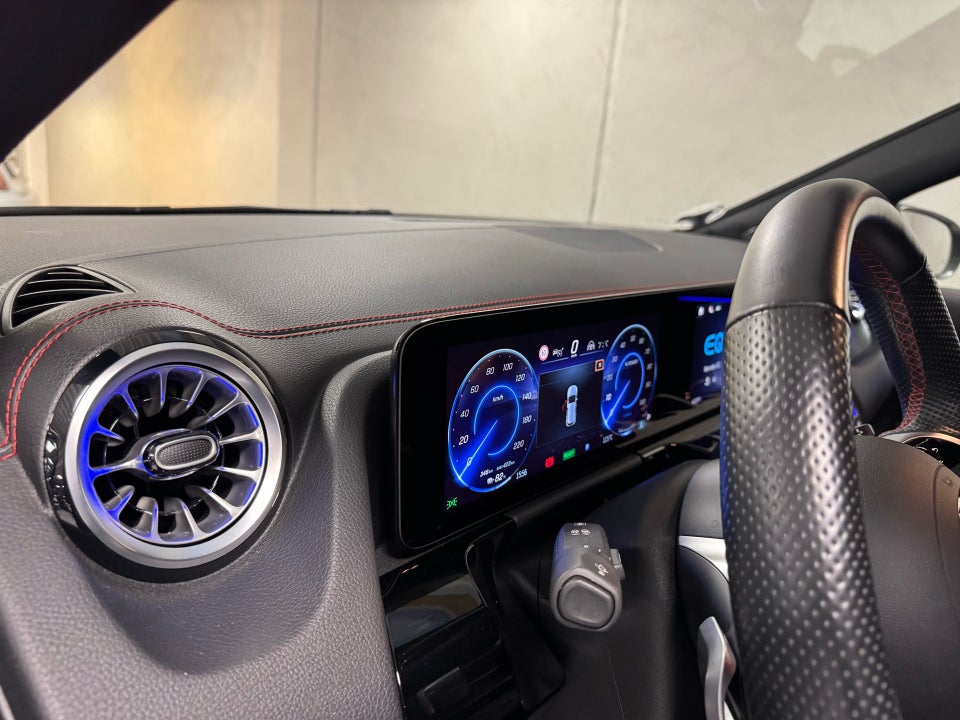 Mercedes EQA300 AMG Line 4Matic 5d