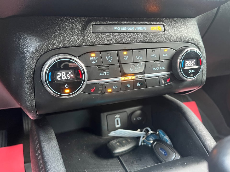 Ford Focus 1,0 EcoBoost Titanium stc. 5d