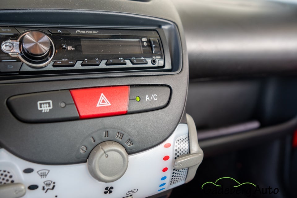 Citroën C1 1,0i Attraction 5d