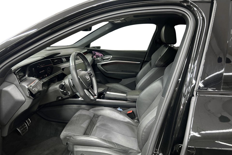 Audi Q8 e-tron 55 S-line quattro 5d