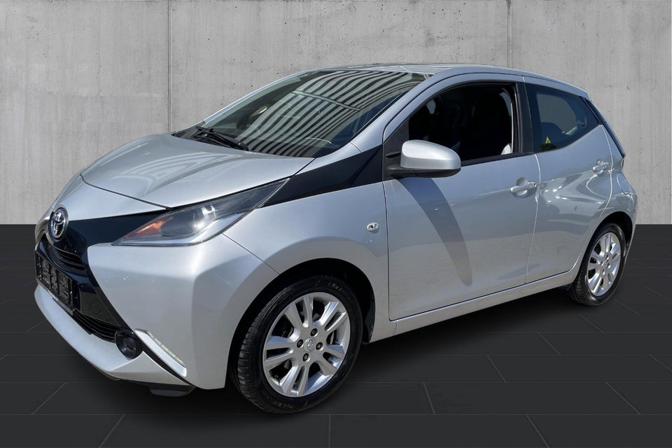 Toyota Aygo 1,0 VVT-i x-play 5d