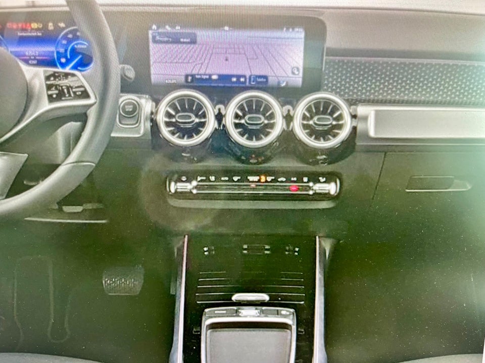 Mercedes EQB300 Progressive 4Matic 5d